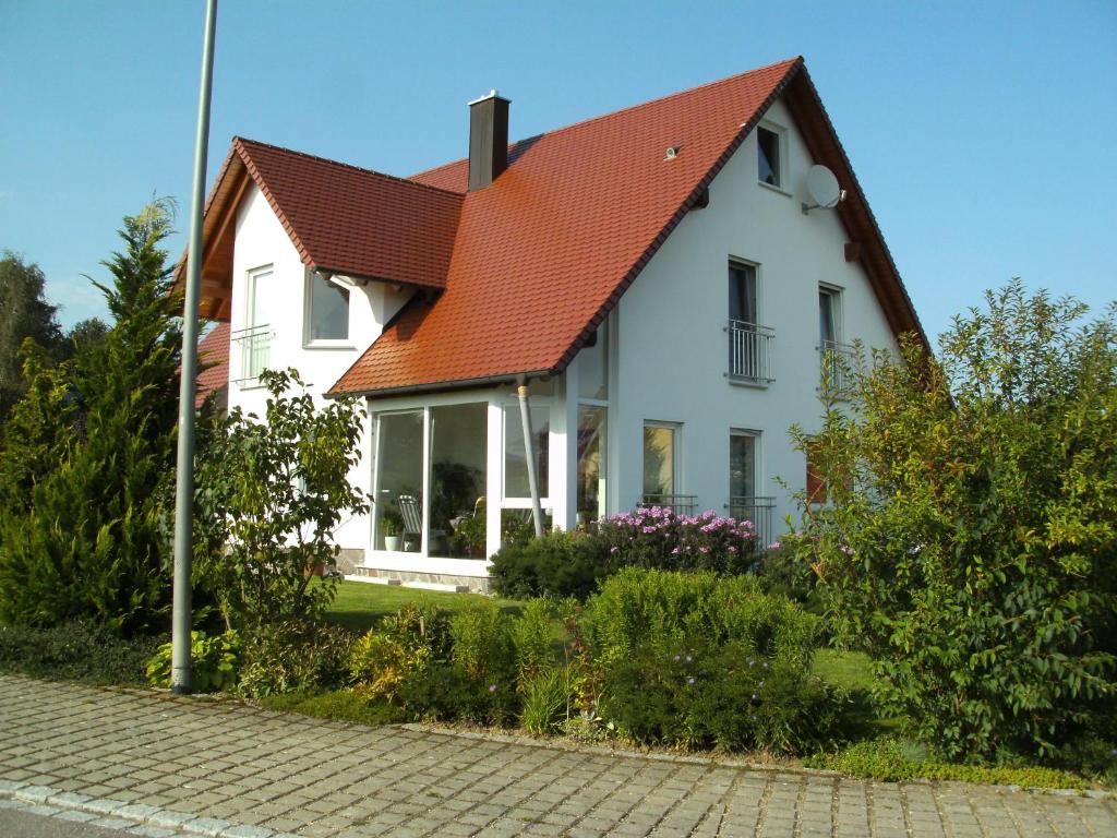 Ferienwohnung Belisa Am Radweg 15 89331, 89331 Burgau