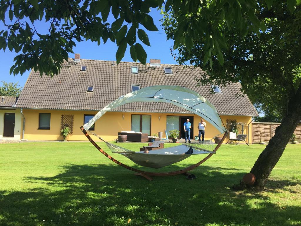 Appartements Ferienwohnung \ Dorfstraße 4 Erdgeschoss 17509 Lodmannshagen