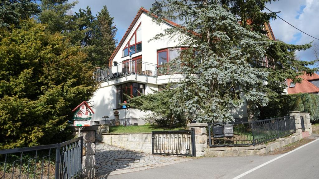 Ferienwohnung Frenzel Hannelore Frenzel Pfaffendorfer Str.98, 01824 Gohrisch