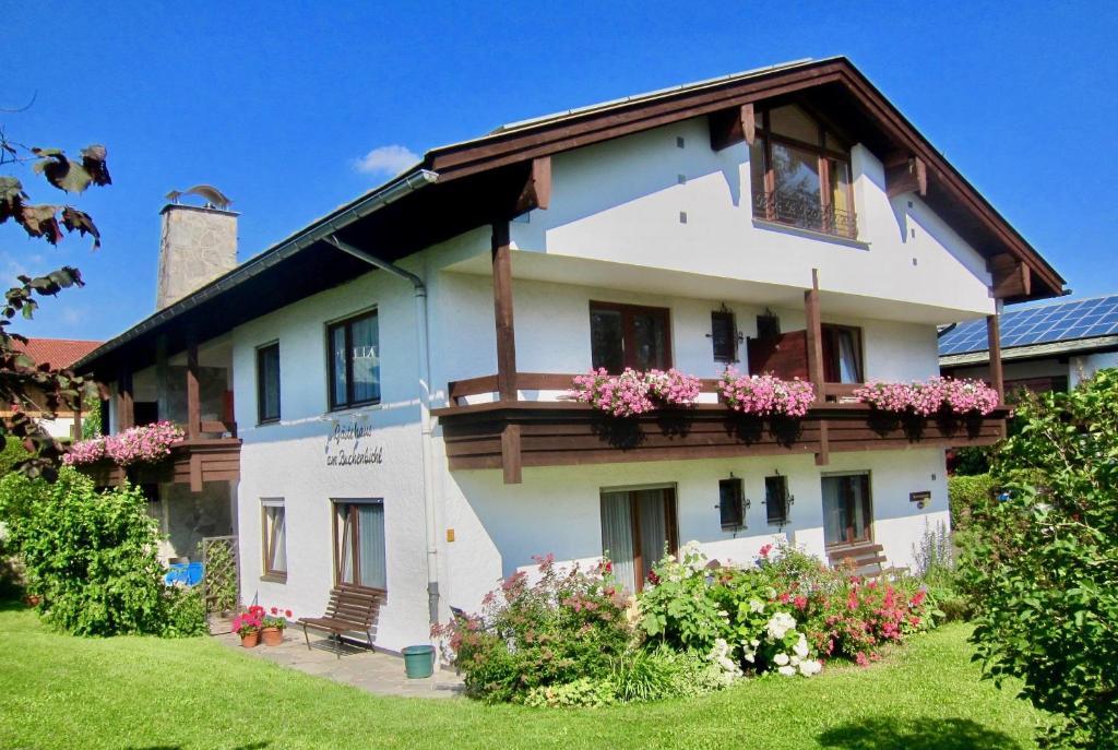 Appartements Ferienwohnung Gästehaus Am Buchenbichl Bodnerring 11 83471 Schönau am Königssee