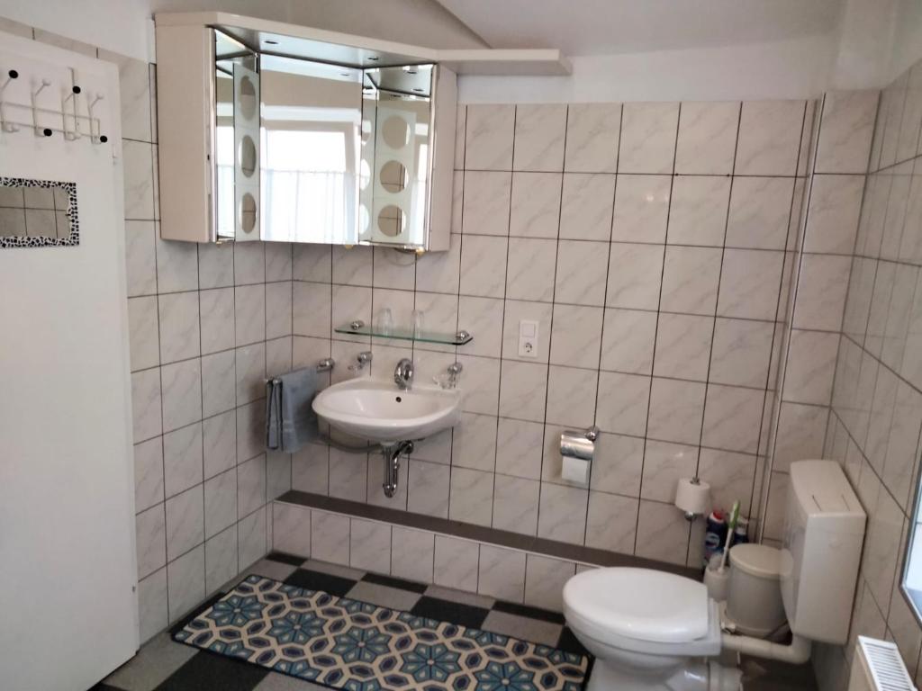 Appartements Ferienwohnung Neheim mit Dennis und Alexander Alexander mit Klimaanlage 12 Engelbertstraße 59755 Arnsberg