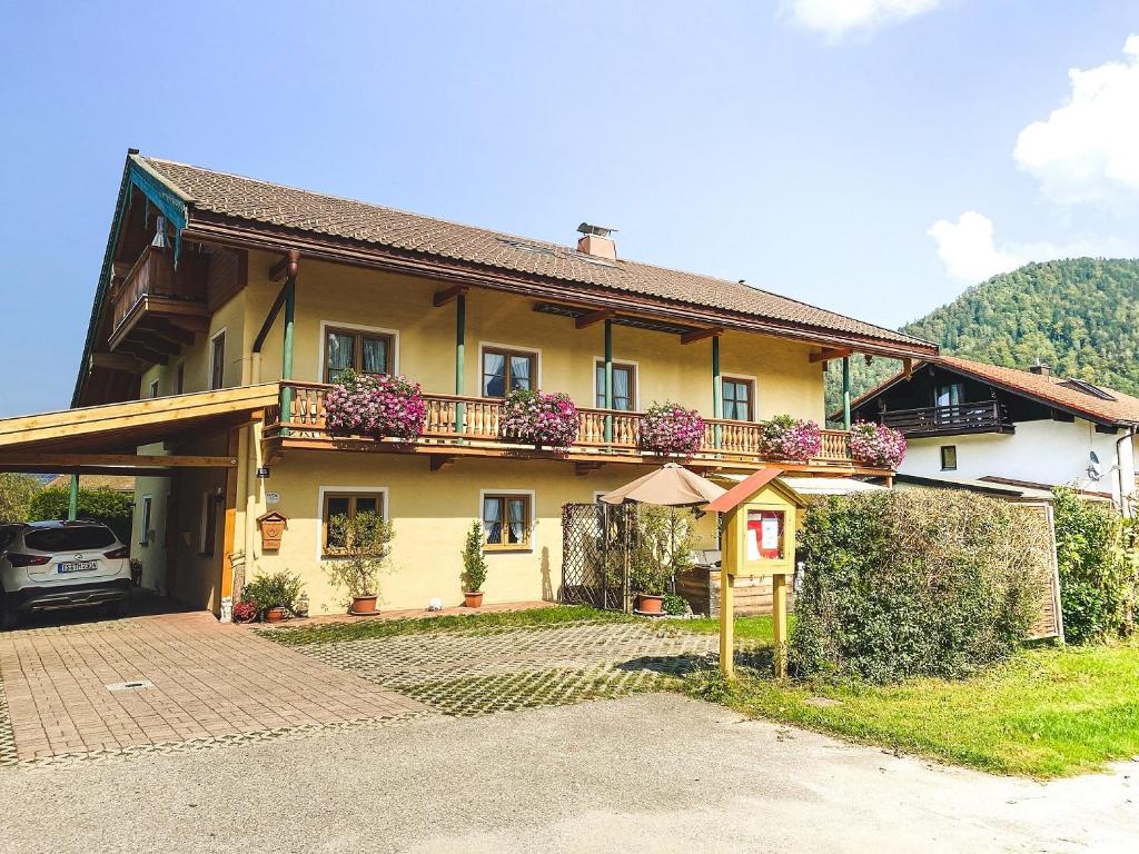 Appartements Ferienwohnung Thullner Bahnhofstraße 15 83324 Ruhpolding