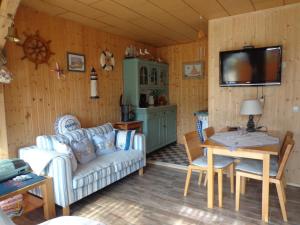 Ferienwohnung und Bungalow in Tras
