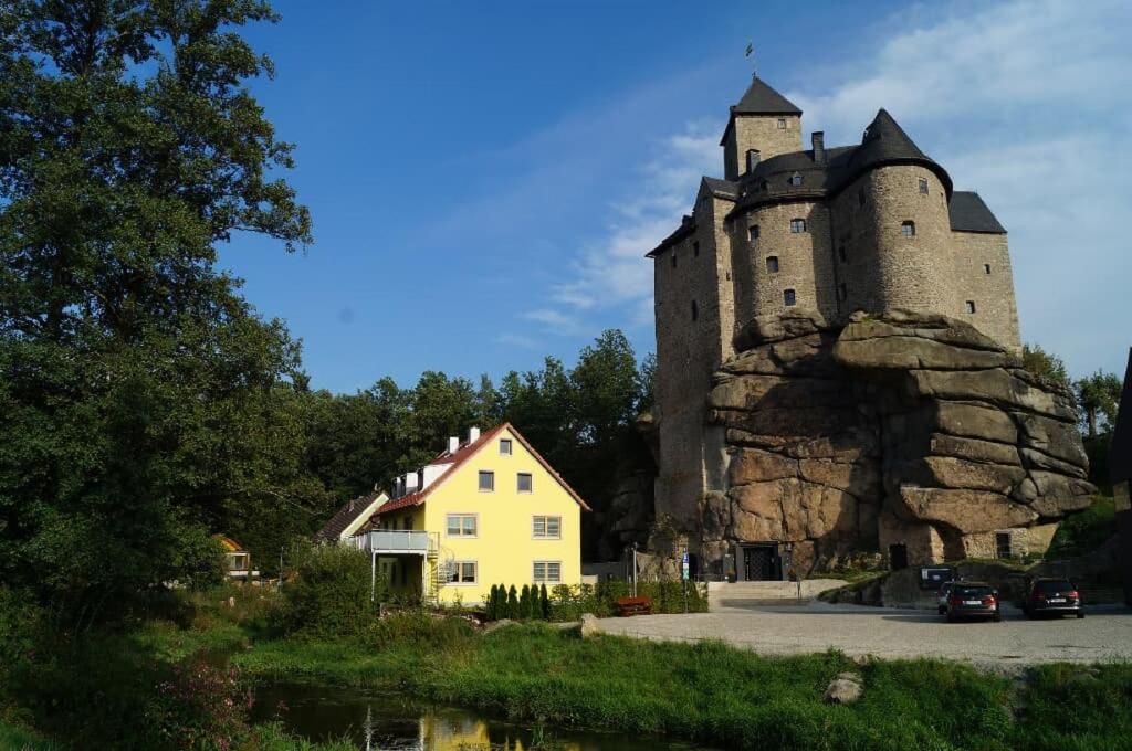 Ferienwohnung und Sommerhaus unter der Burg 7 In der Schwaige, 95685 Falkenberg