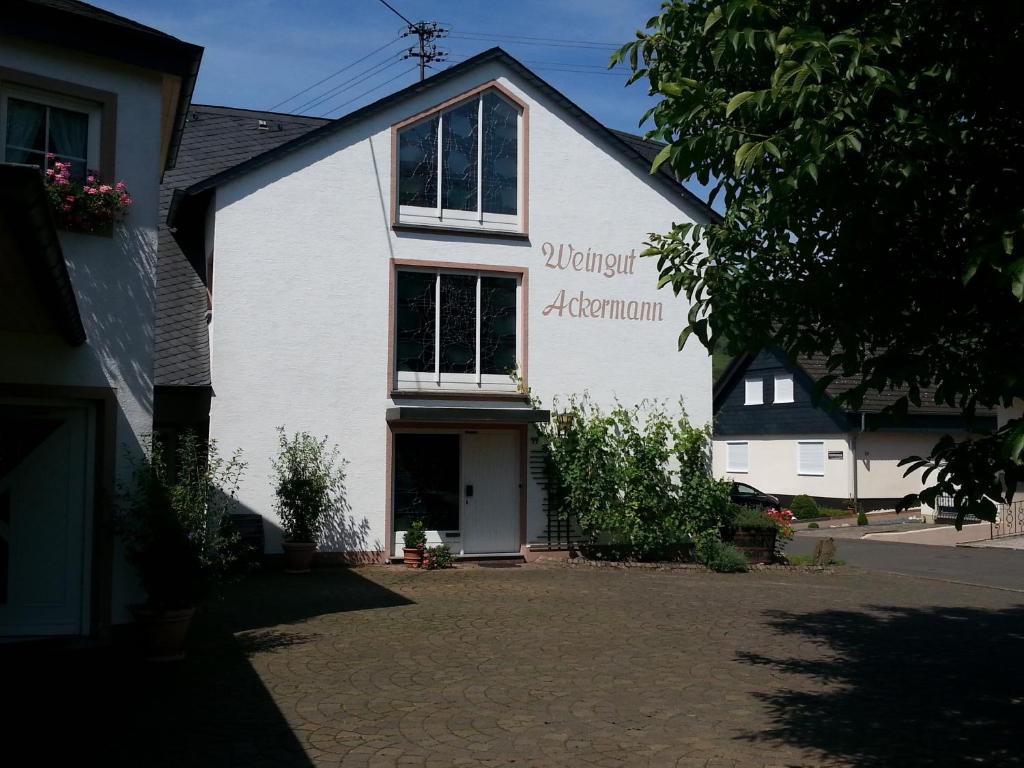 Appartements Ferienwohnung Weingut Ackermann Chur-Kölnerstr.19 54492 Zeltingen-Rachtig