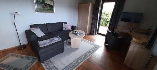 Ferienwohnung Wiesenblick mit Terrasse im Landhaus Fischer