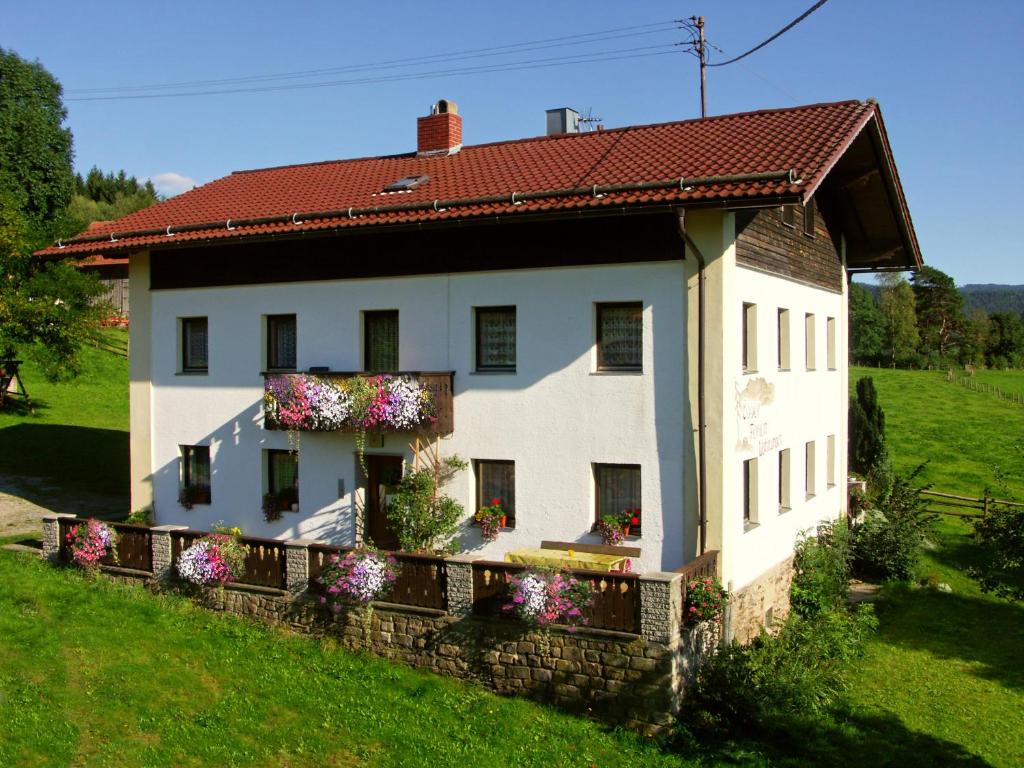 Appartements Ferienwohnungen am Arber Böhmackerstrasse 17 93470 Lohberg