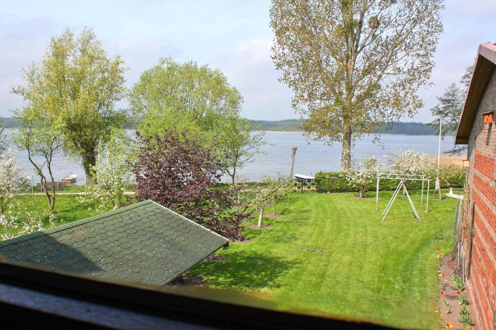 Appartements Ferienwohnungen am See Userin SEE Bauernende 18 17237 Userin