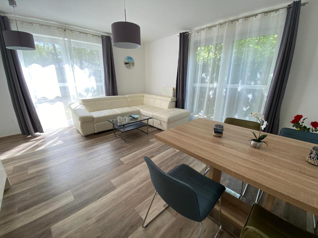 Appartements Ferienwohnungen an der Düne - Juliusruh 6 Badeweg 18556 Juliusruh