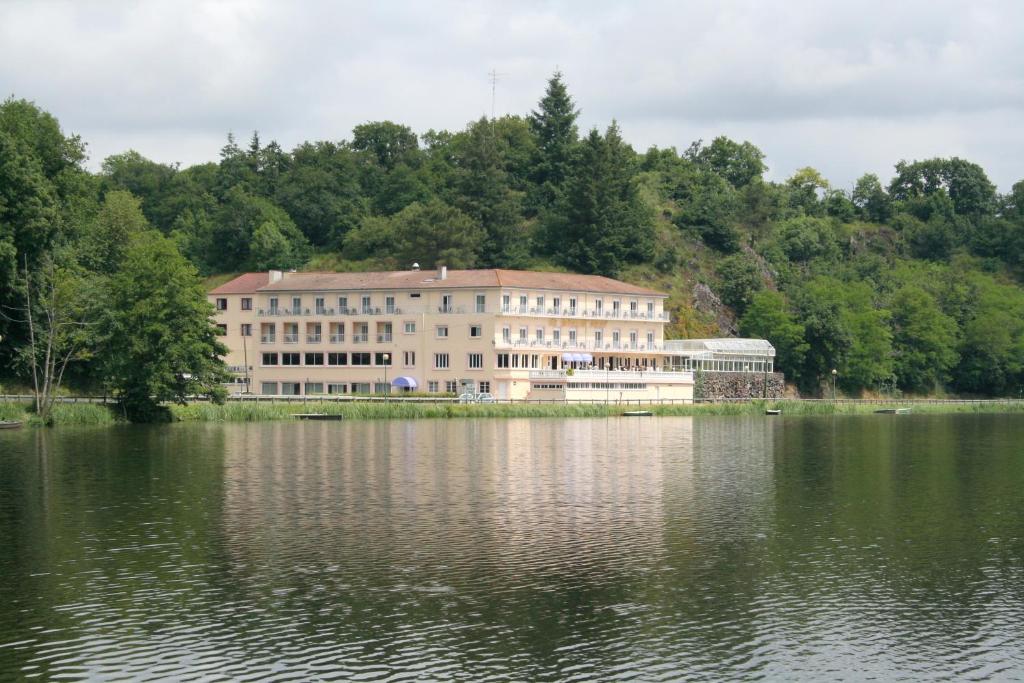 Ferienwohnungen - An der Kunstakademie 52396 Heimbach