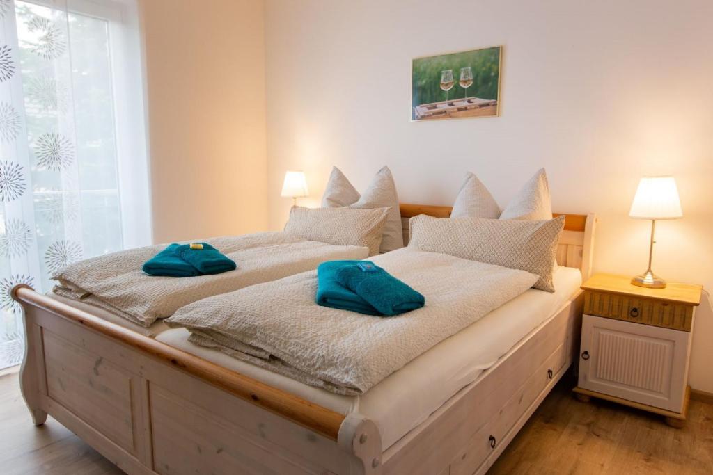 Ferienwohnungen Andreas Hetzel 12 Scherenbergstraße, 97487 Knetzgau