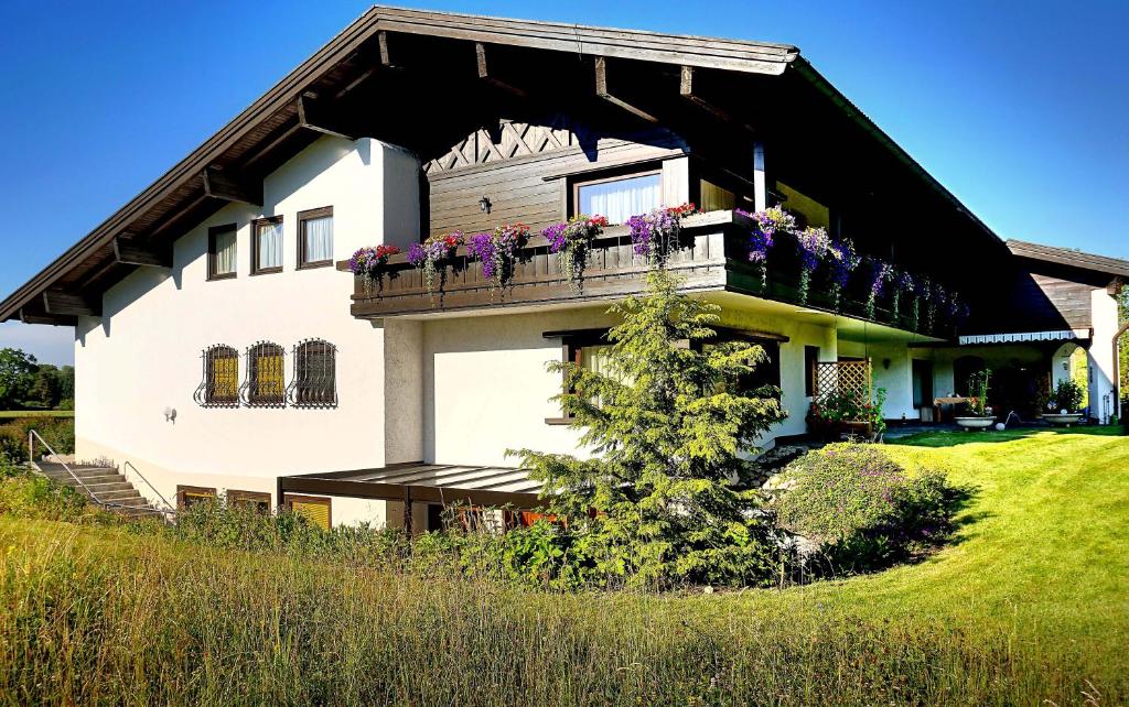 Appartements Ferienwohnungen Bachblick Michael-Kiefer-Weg 10 83236 Übersee