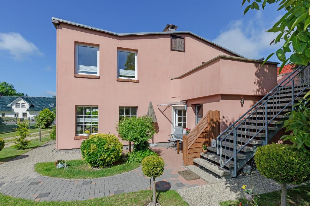 Appartements Ferienwohnungen Becker \ Poststraße 48 18225 Kühlungsborn