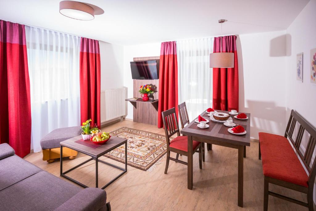 Appartements Ferienwohnungen Chiemgauer Seenglück Laurentiusstr. 7 83119 Obing