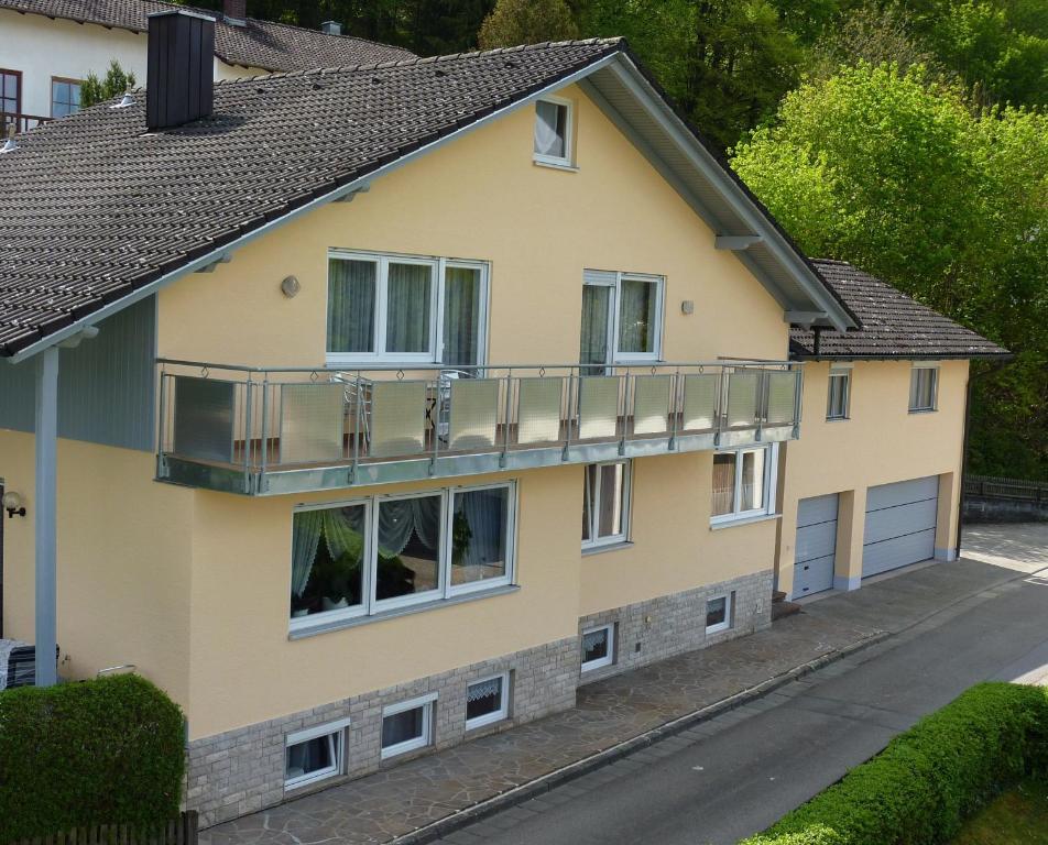 Appartements Ferienwohnungen Ferstl 2 Unterer Postkellerweg 93339 Riedenburg