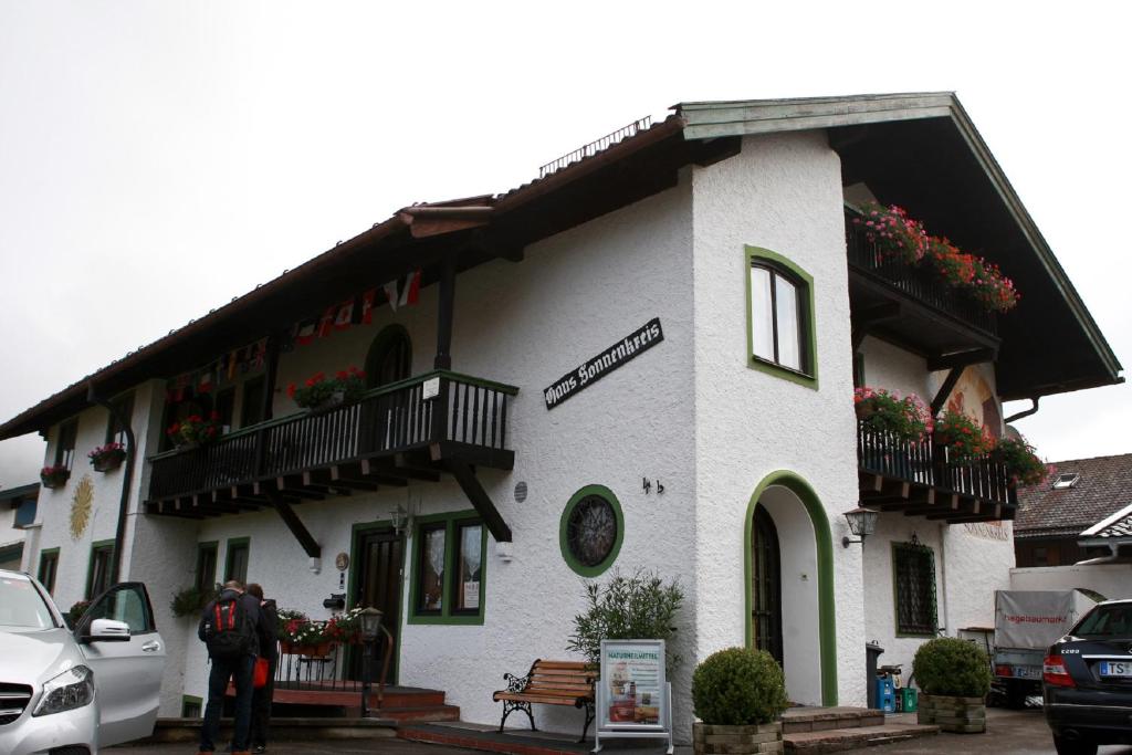 Appartements Ferienwohnungen Gästehaus Sonnenkreis Nordstrasse 4b 83324 Ruhpolding