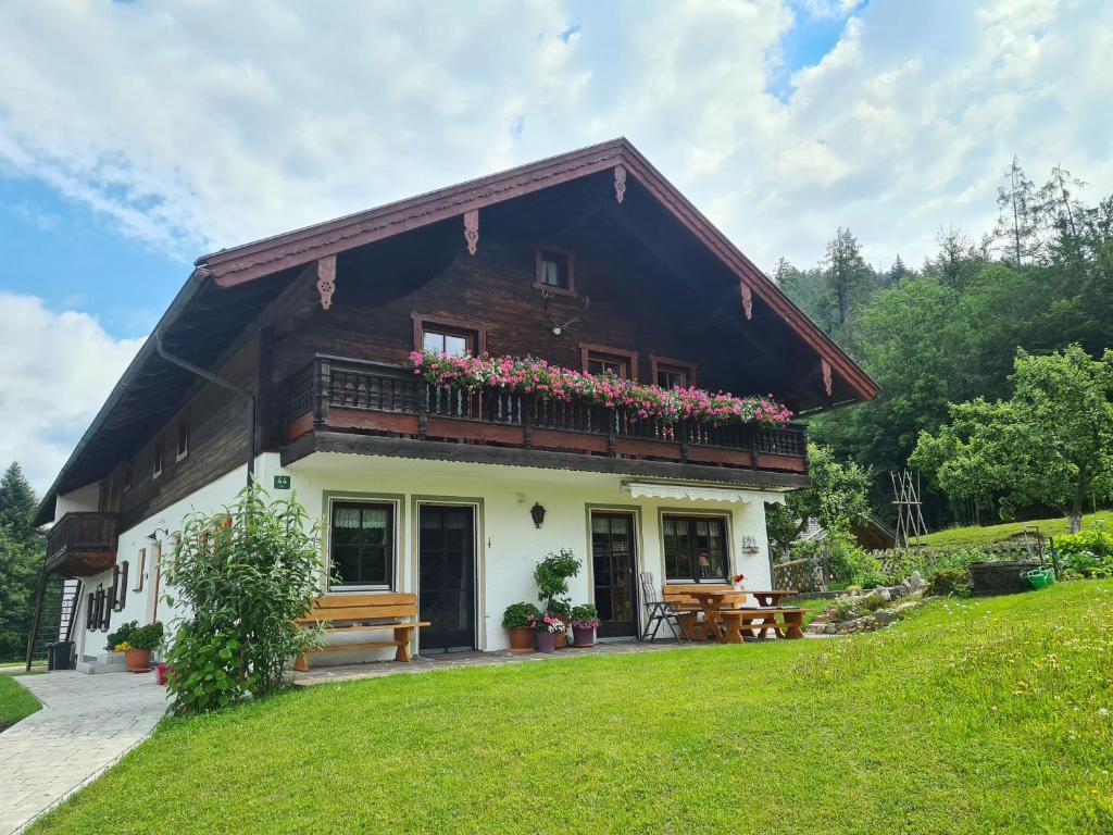 Appartements Ferienwohnungen Hamberger Berg 44 83229 Sachrang