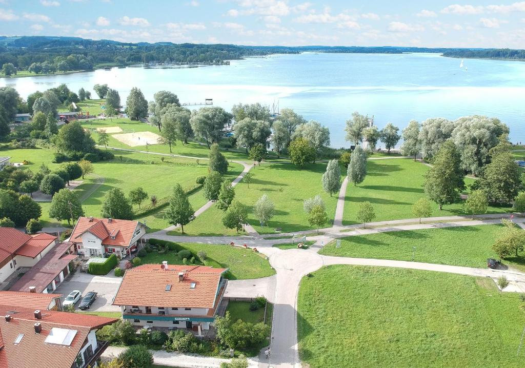 Ferienwohnungen Haus am See Felden 7, 83233 Bernau am Chiemsee