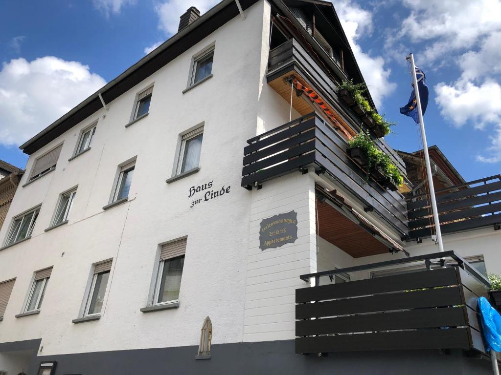 Appartements Ferienwohnungen Haus zur Linde Talstraße 2 56812 Cochem