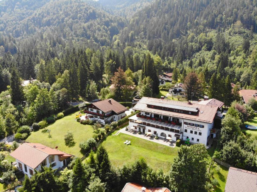 Ferienwohnungen & Hotel Maria Theresia 21 Waldschmidtstraße, 83727 Schliersee