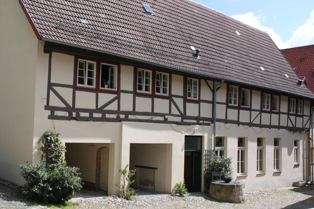 Appartements Ferienwohnungen Im Alten Handelshof Hohe Str. 28 06484 Quedlinbourg