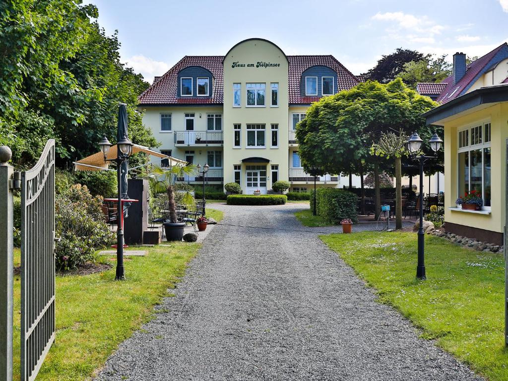 Appartements Ferienwohnungen im Haus am Kölpinsee 25B Eldenholz 17192 Waren