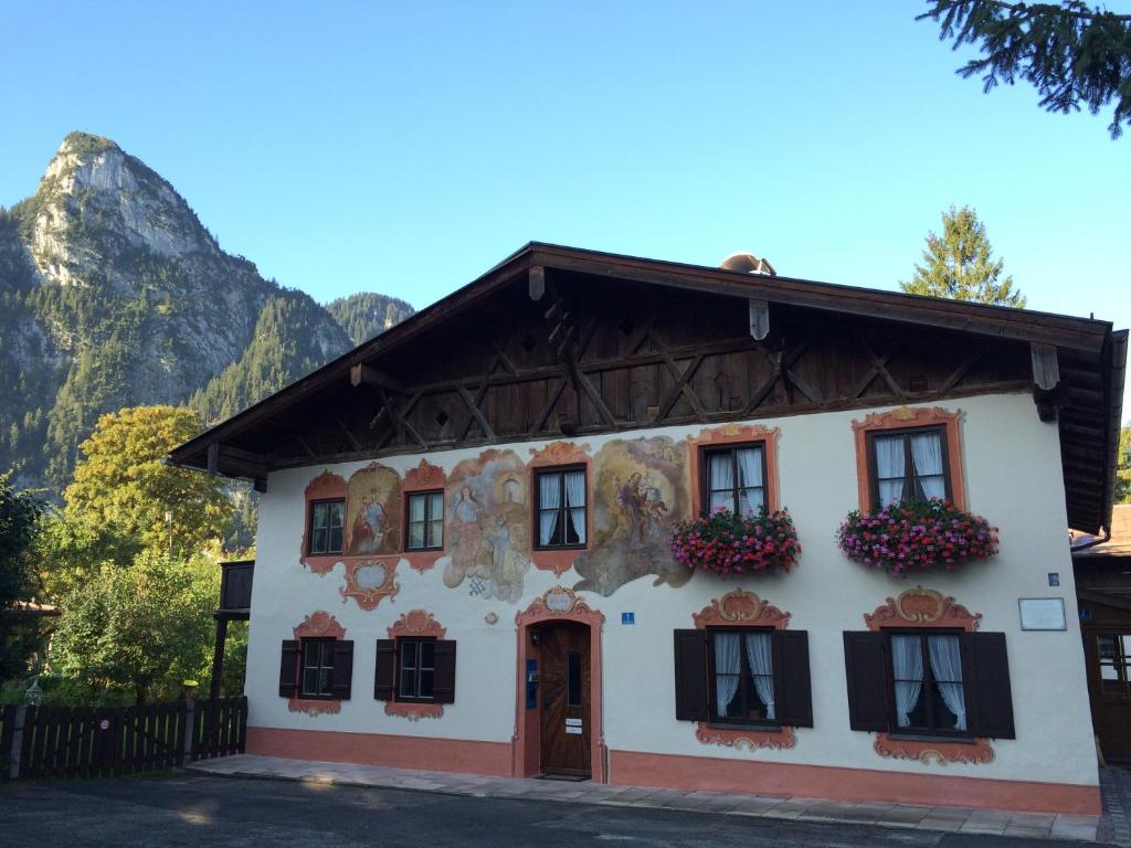 Ferienwohnungen im Lüftlmalereck, Mussldomahaus 1 Lüftlmalereck, 82487 Oberammergau