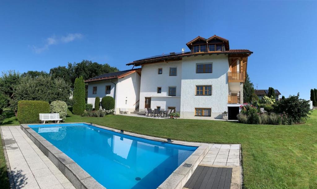 Ferienwohnungen Martina 24A Nömerberg, 94575 Windorf