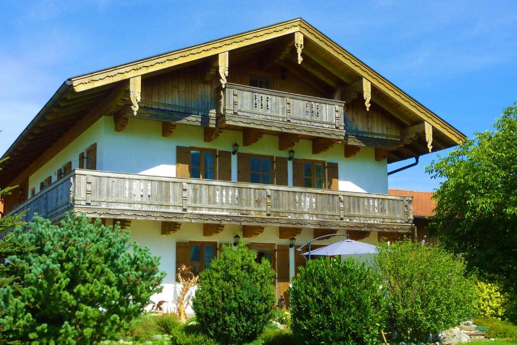 Appartements Ferienwohnungen Maurer Höhenberg Höhenberg 11 83229 Aschau im Chiemgau