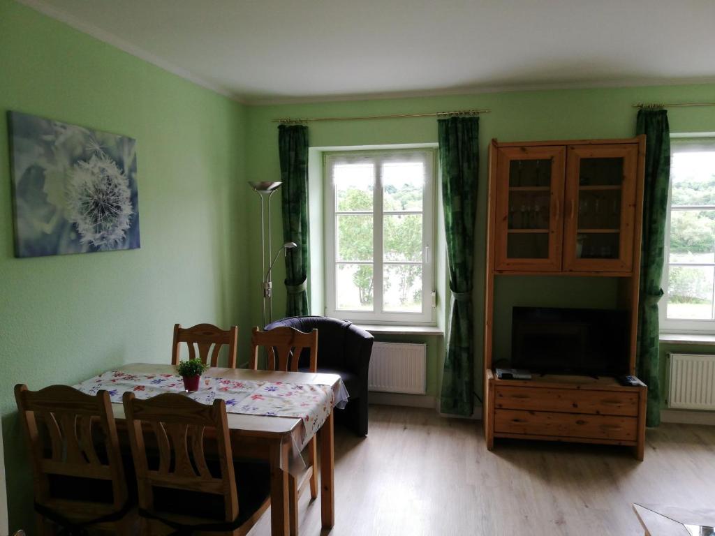 Appartements Ferienwohnungen ''Moselblick'' Am alten Posthof 10 54470 Lieser