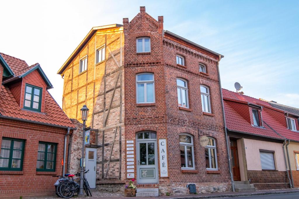 Appartements Ferienwohnungen Muehlenblick Straße des Friedens 50 17207 Röbel