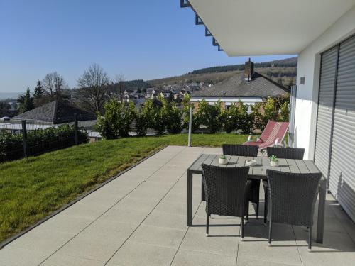 Ferienwohnungen Pellenzblick - Wohnen auf Zeit -
