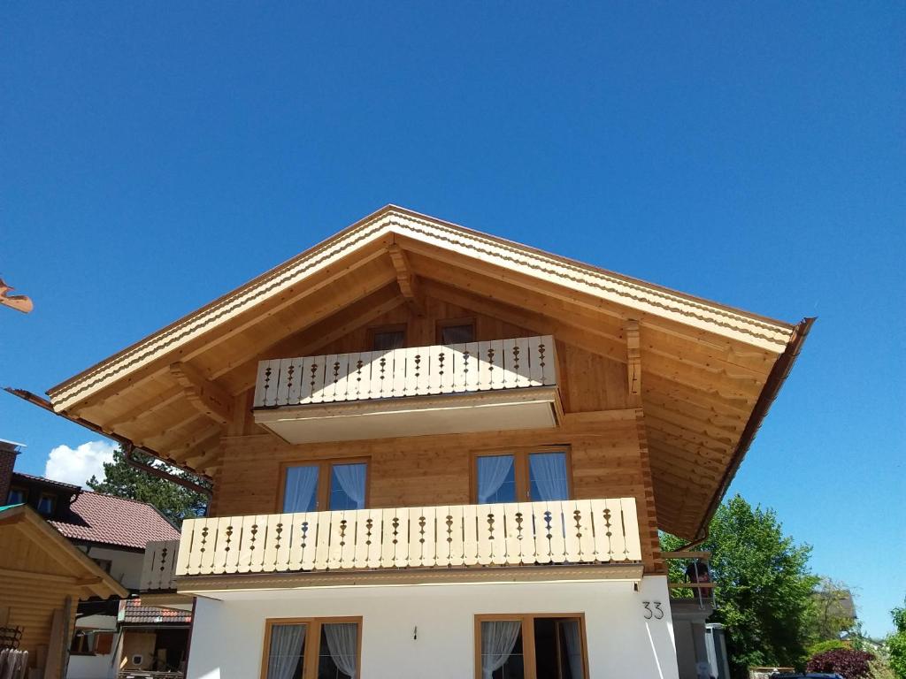 Ferienwohnungen Satzger 33 Dammkarstraße, 82481 Mittenwald