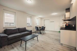 Appartements Ferienwohnungen und Boardinghouse Heimbach in Renchen 76 Hauptstraße 77871 Renchen Bade-Wurtemberg