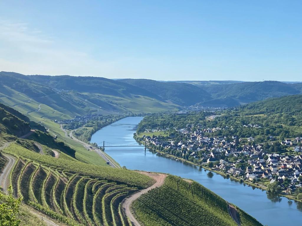 Ferienwohnungen und Gästezimmer Peter Busch Gebrannte Mauer 8a, 54470 Bernkastel-Kues