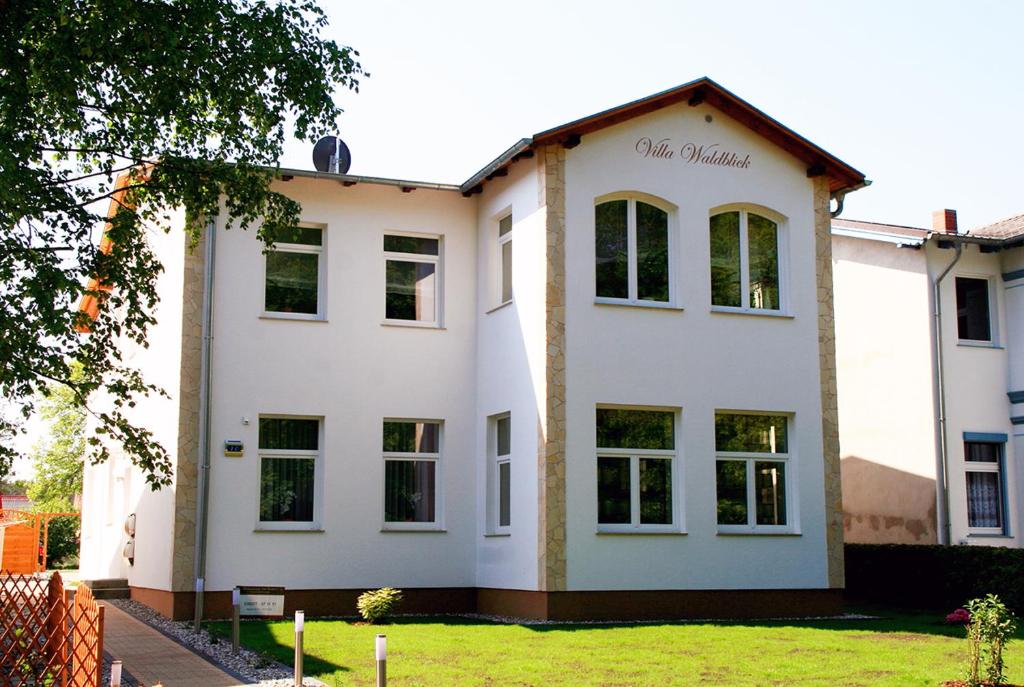 Appartements Ferienwohnungen Villa Waldblick Waldstrasse 10 17459 Zempin