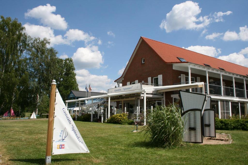 Ferienzentrum Yachthafen Rechlin Fritz-Reuter-Straße 52, 17248 Rechlin