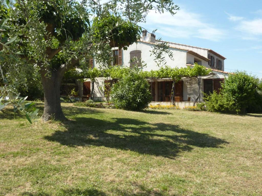 Appartements FERME DU MOULIN ROUX- 2 spacieux appartements- 2cbres chacun- Authentique ferme provençale- RAMATUELLE la ferme du moulin roux 406 chemin du pin de truc 83350 Ramatuelle