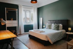 Five Seven Nine Apartments