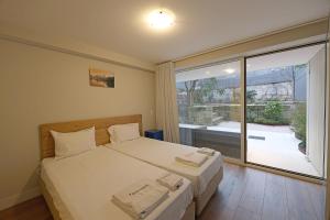 FLH Porto Santa Catarina Garden Flats
