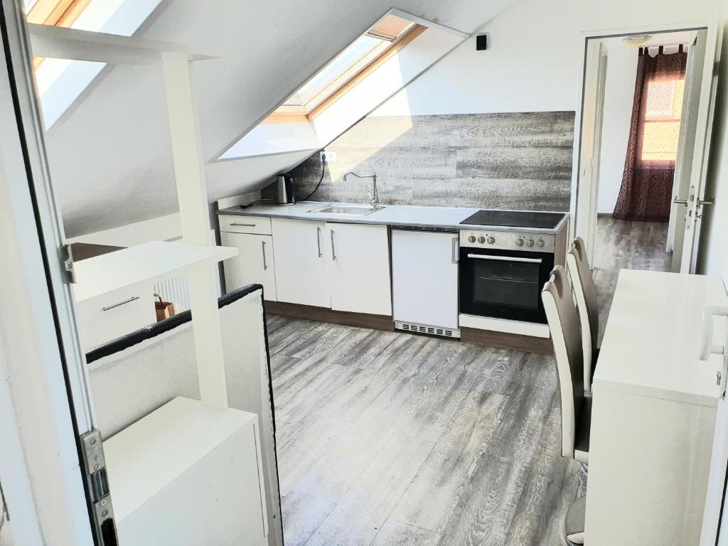 Appartements FMI Apartment LST near Frankfurt Airport 110 Lenbachstraße 65428 Rüsselsheim