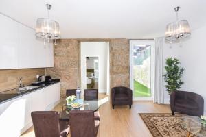 Fontinha Square Apartments by Porto City Hosts
