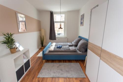 FULL HOUSE Studios - LS69 Apartments