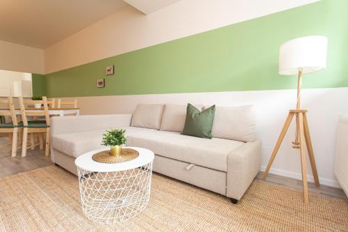 FULL HOUSE Studios - Rosenhof Apartments