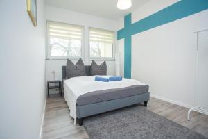 FULL HOUSE Studios - Rosenhof Apartments