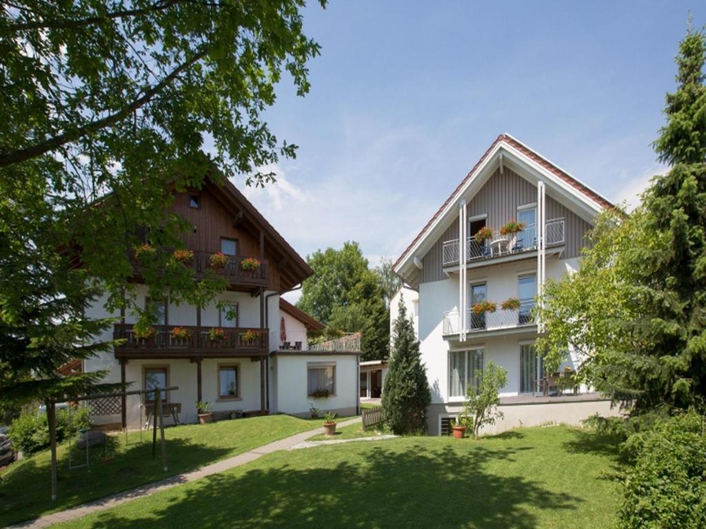 Appartements Gästehaus Huber Meersburger Straße 16 88090 Immenstaad am Bodensee