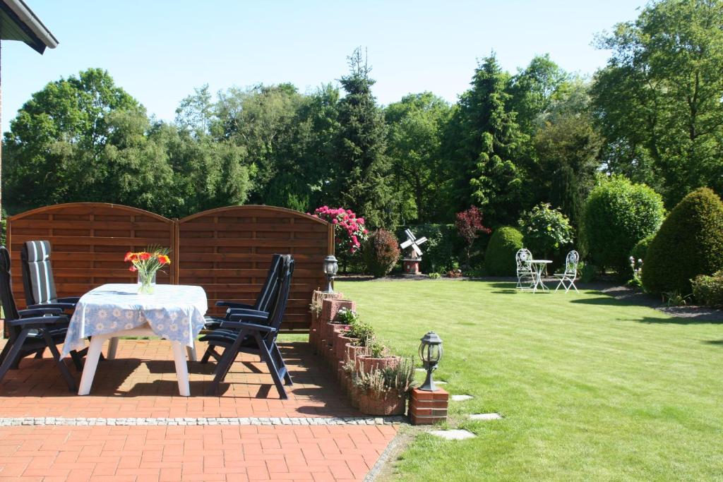 Gästehaus \ Spajeweg 7, 26427 Neugaude