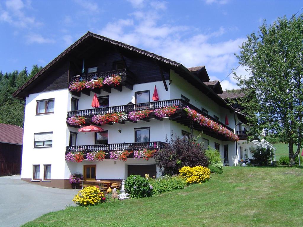 Appartements Gästehaus Penzkofer F**** Rannersdorf 7 94234 Viechtach