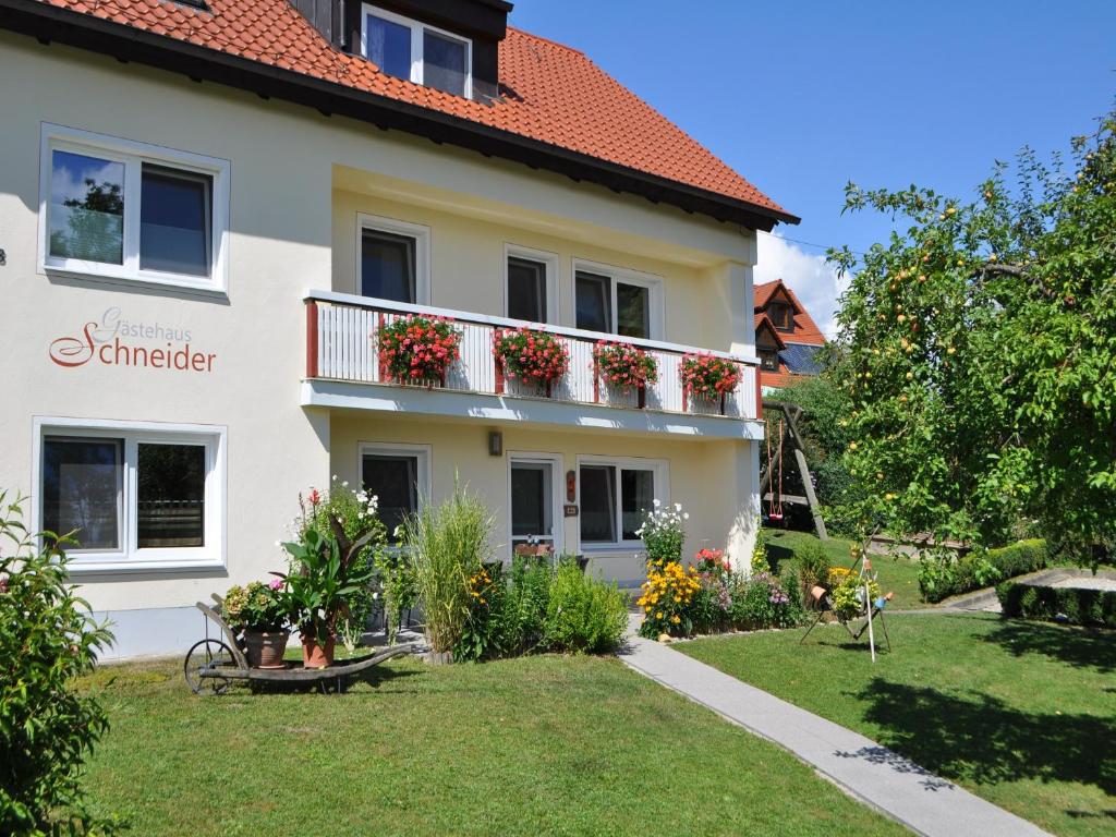 Gästehaus Schneider 1 Quellenweg, 87745 Eppishausen