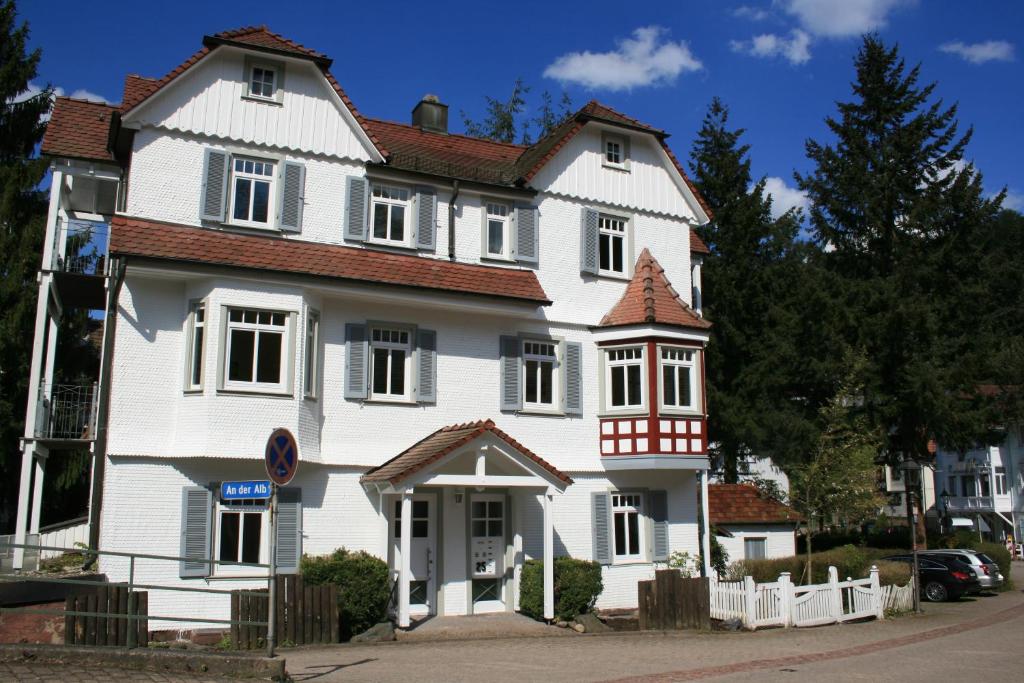 Appartements Gästehaus Villa Lina An der Alb 25 76332 Bad Herrenalb